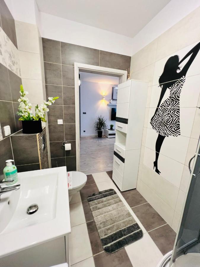 Apartament Eva 2 Jelenia Gora Bagian luar foto