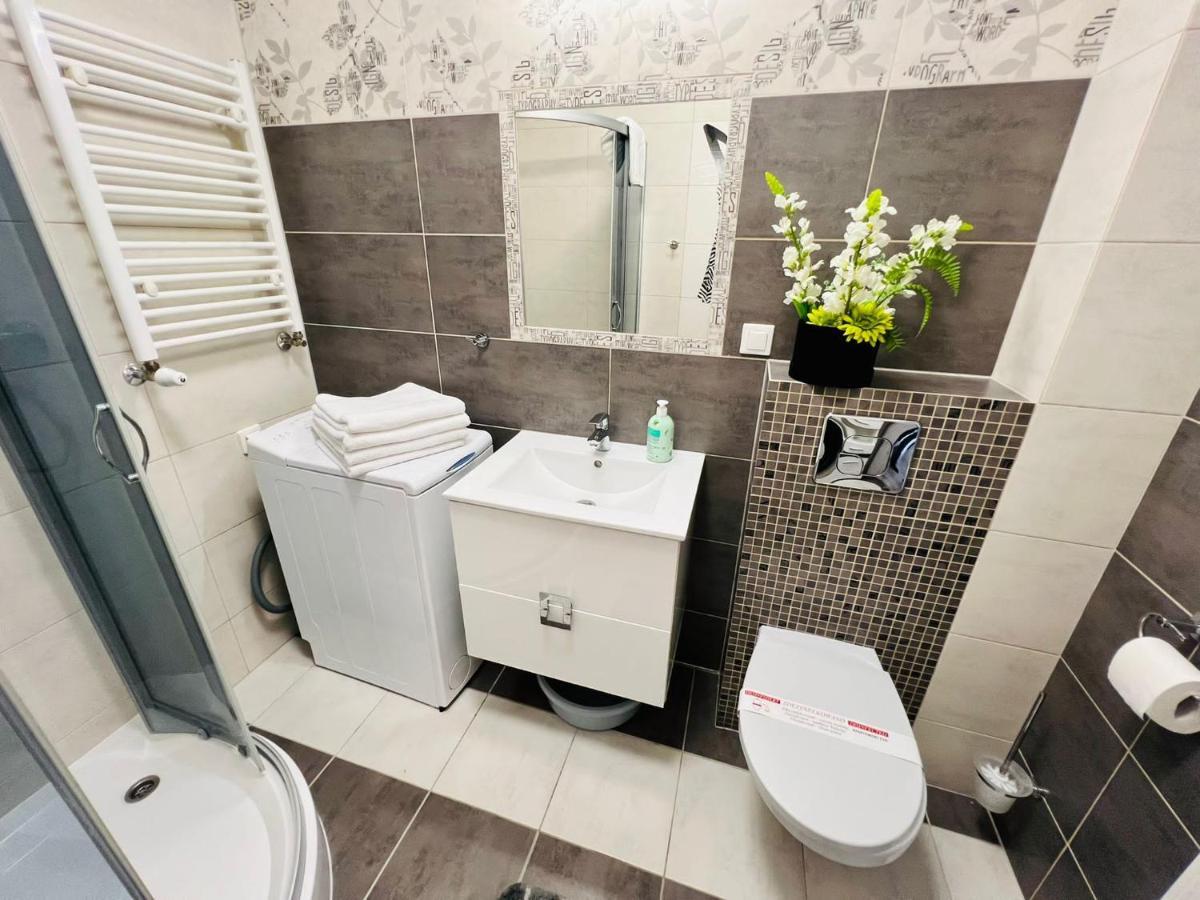 Apartament Eva 2 Jelenia Gora Bagian luar foto