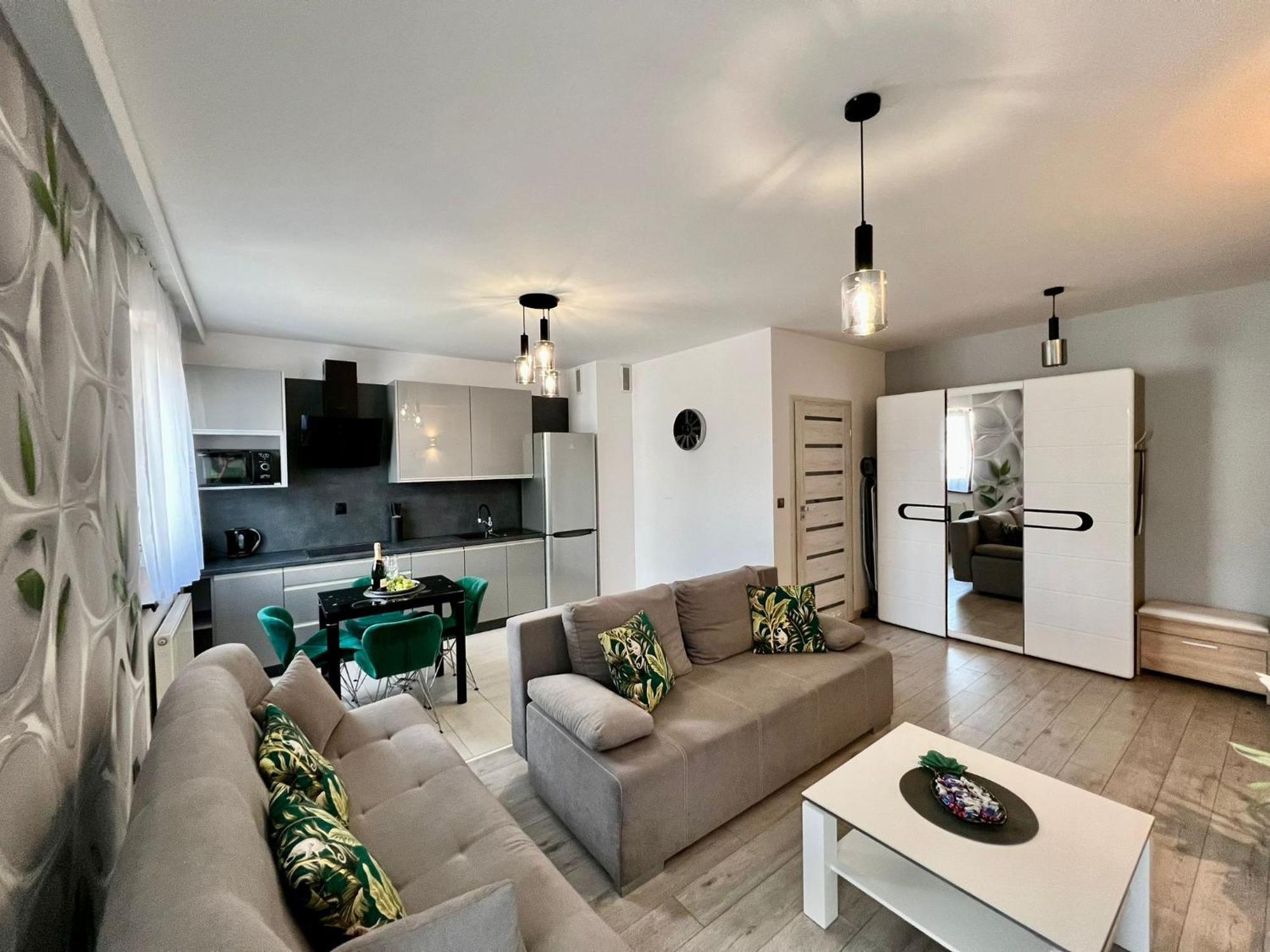 Apartament Eva 2 Jelenia Gora Bagian luar foto