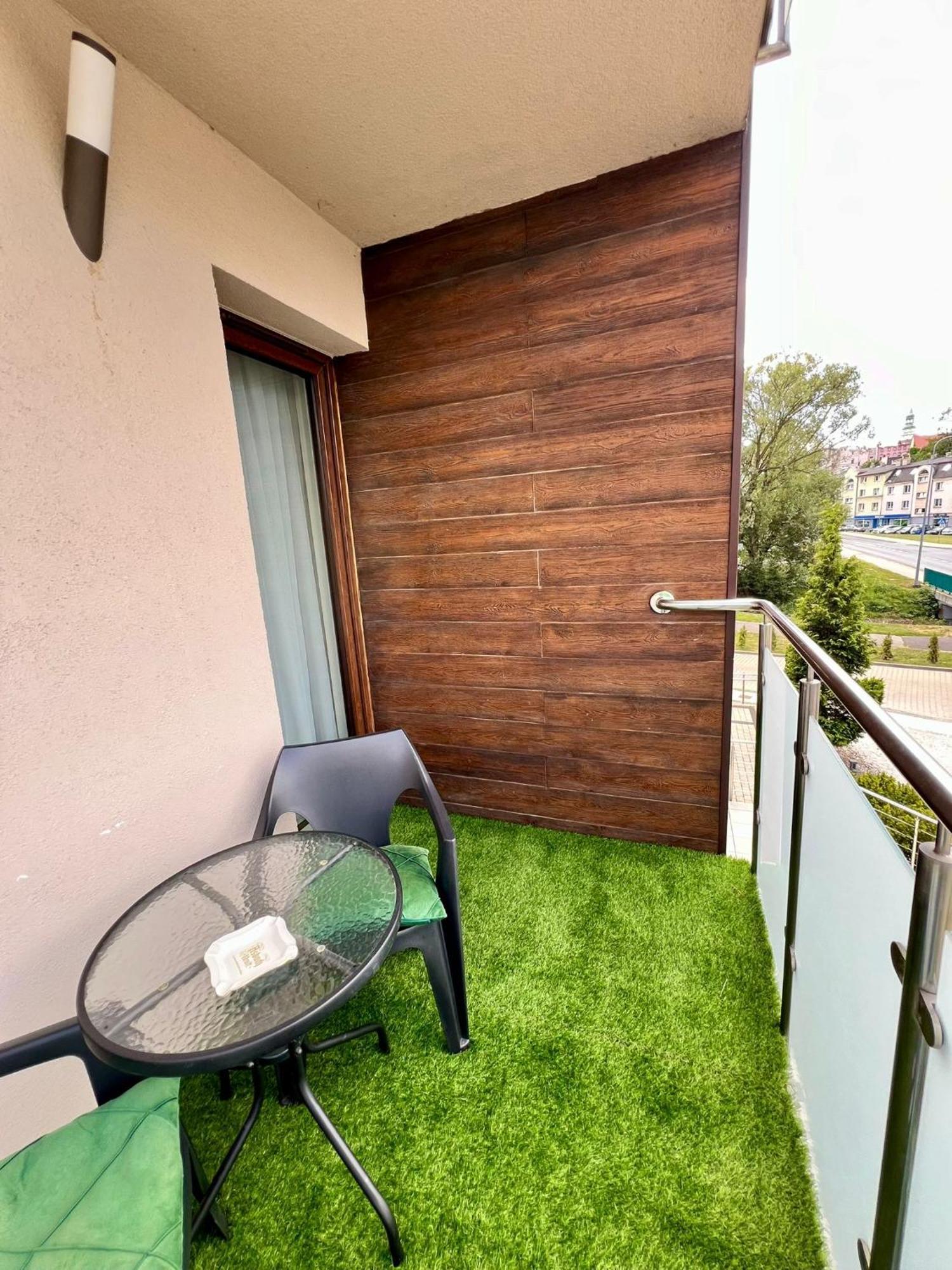 Apartament Eva 2 Jelenia Gora Bagian luar foto